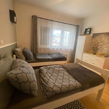 Apartman El โอกูลิน ภายนอก รูปภาพ