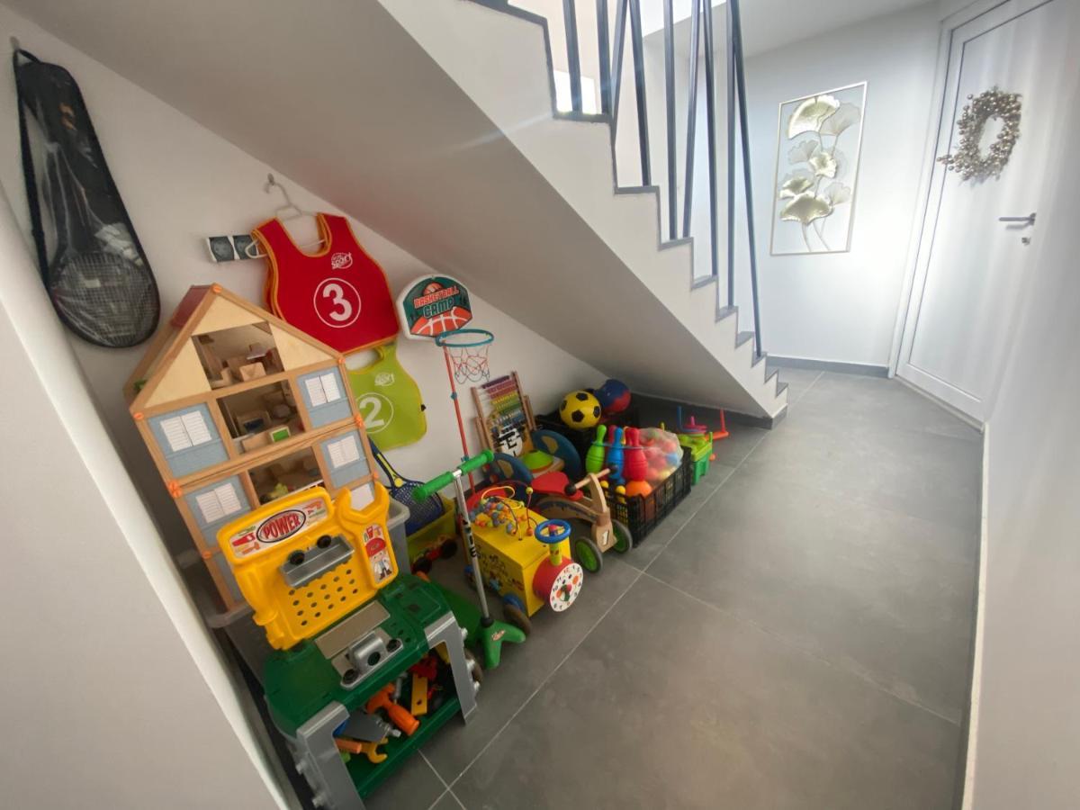 Apartman El โอกูลิน ภายนอก รูปภาพ