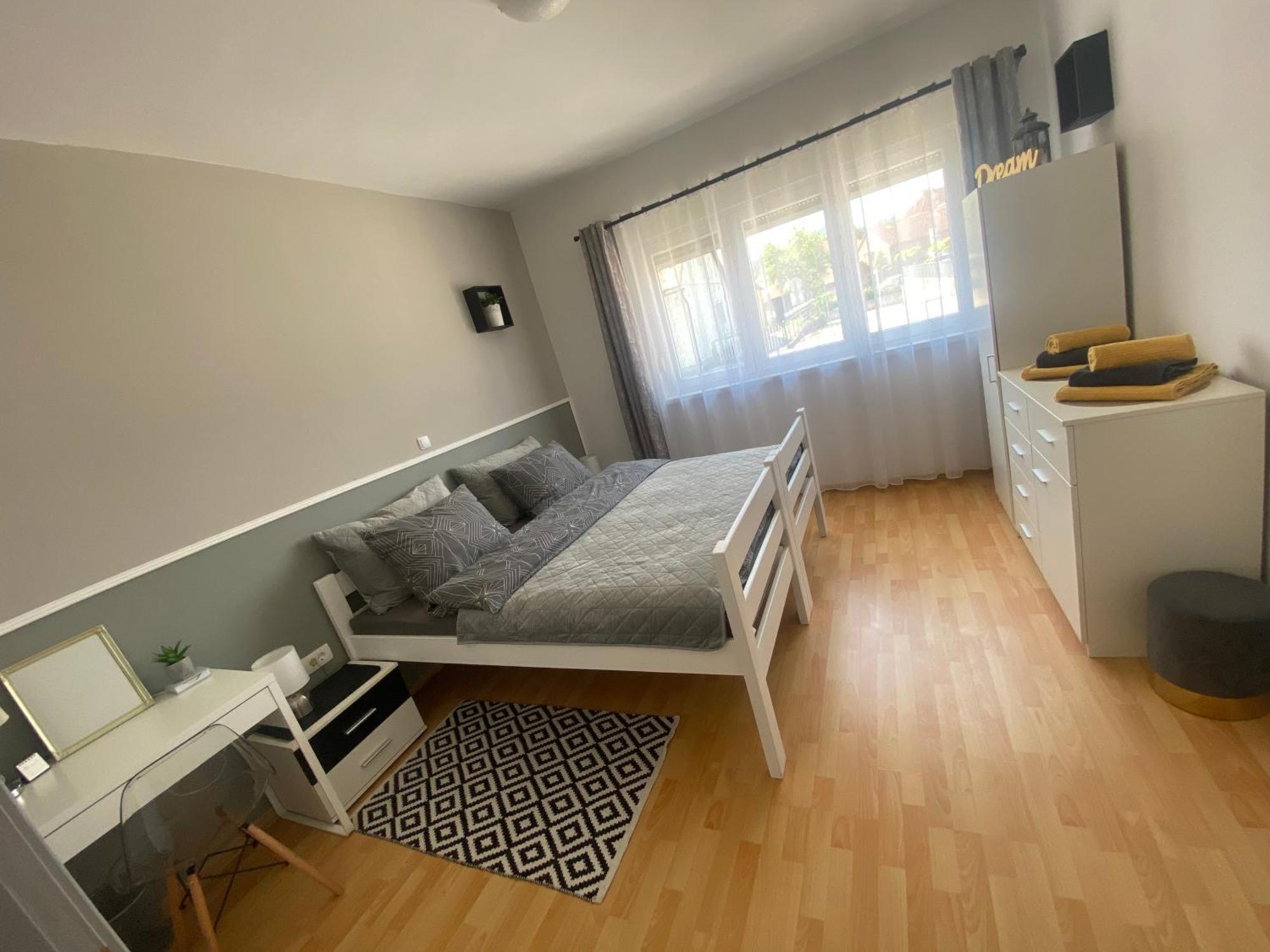 Apartman El โอกูลิน ภายนอก รูปภาพ