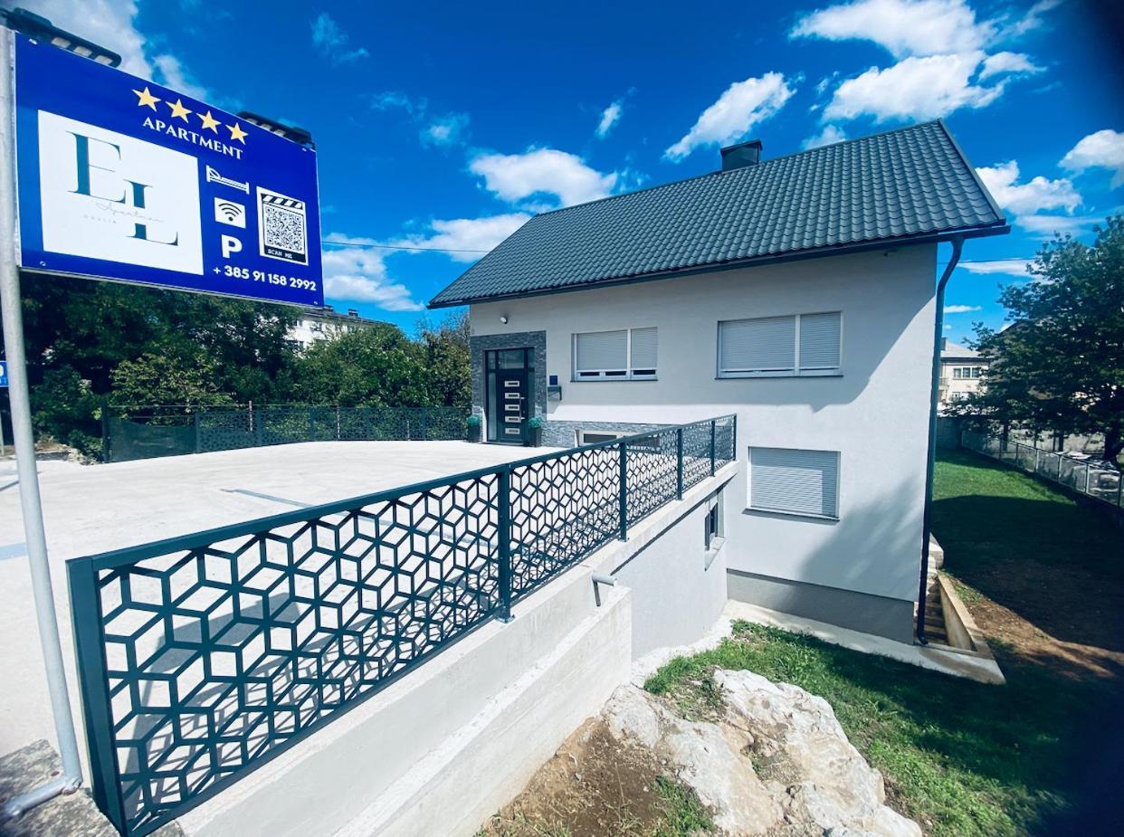 Apartman El โอกูลิน ภายนอก รูปภาพ