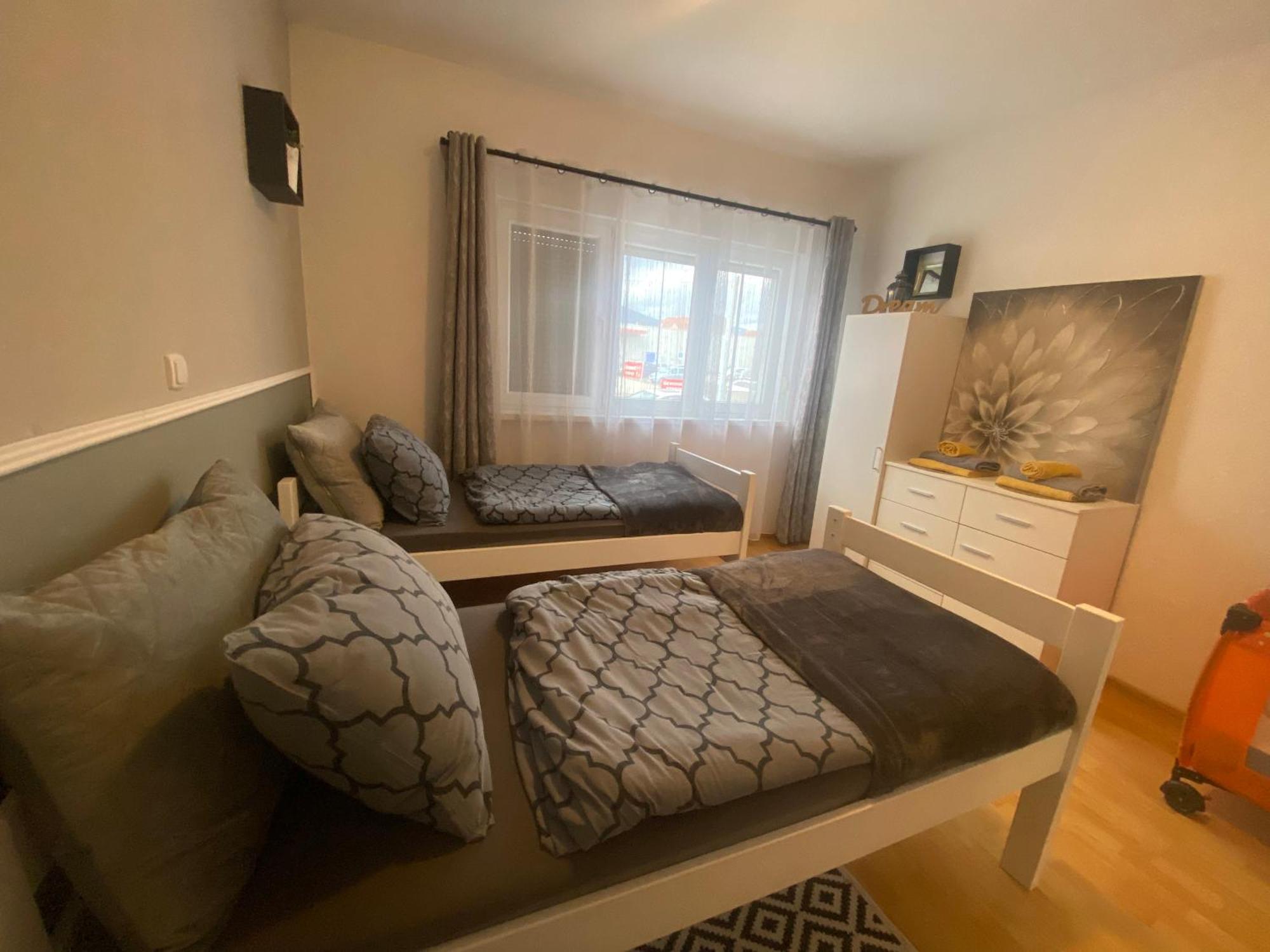 Apartman El โอกูลิน ภายนอก รูปภาพ